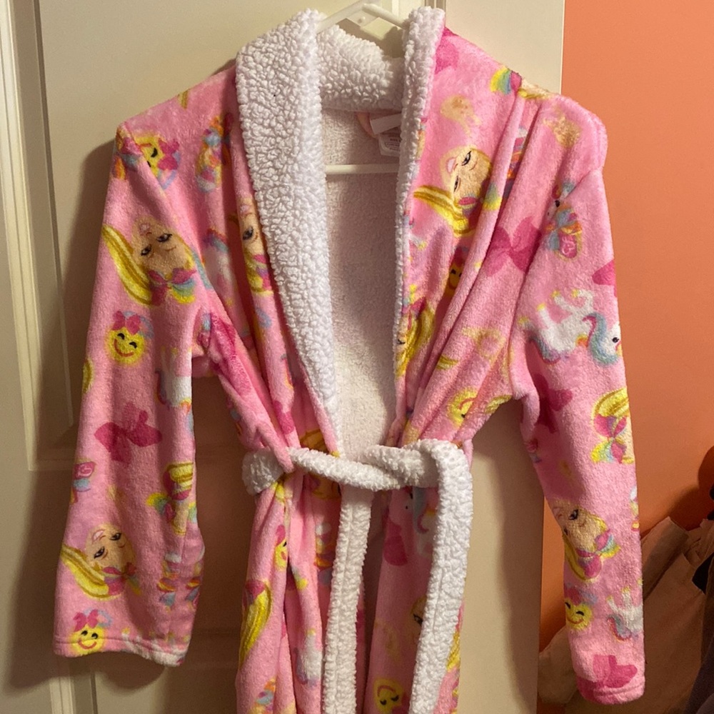 Nickelodeon brand JoJo Siwa children’s robe. Size Large.